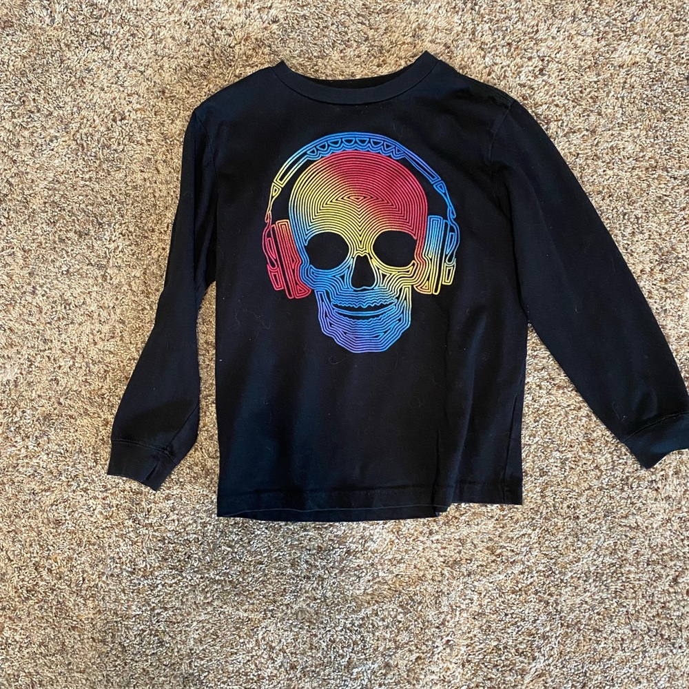 Old navy boys shirt size 6/7